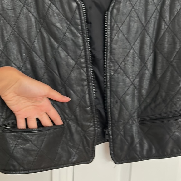 Black Danier leather vest - Picture 4 of 9